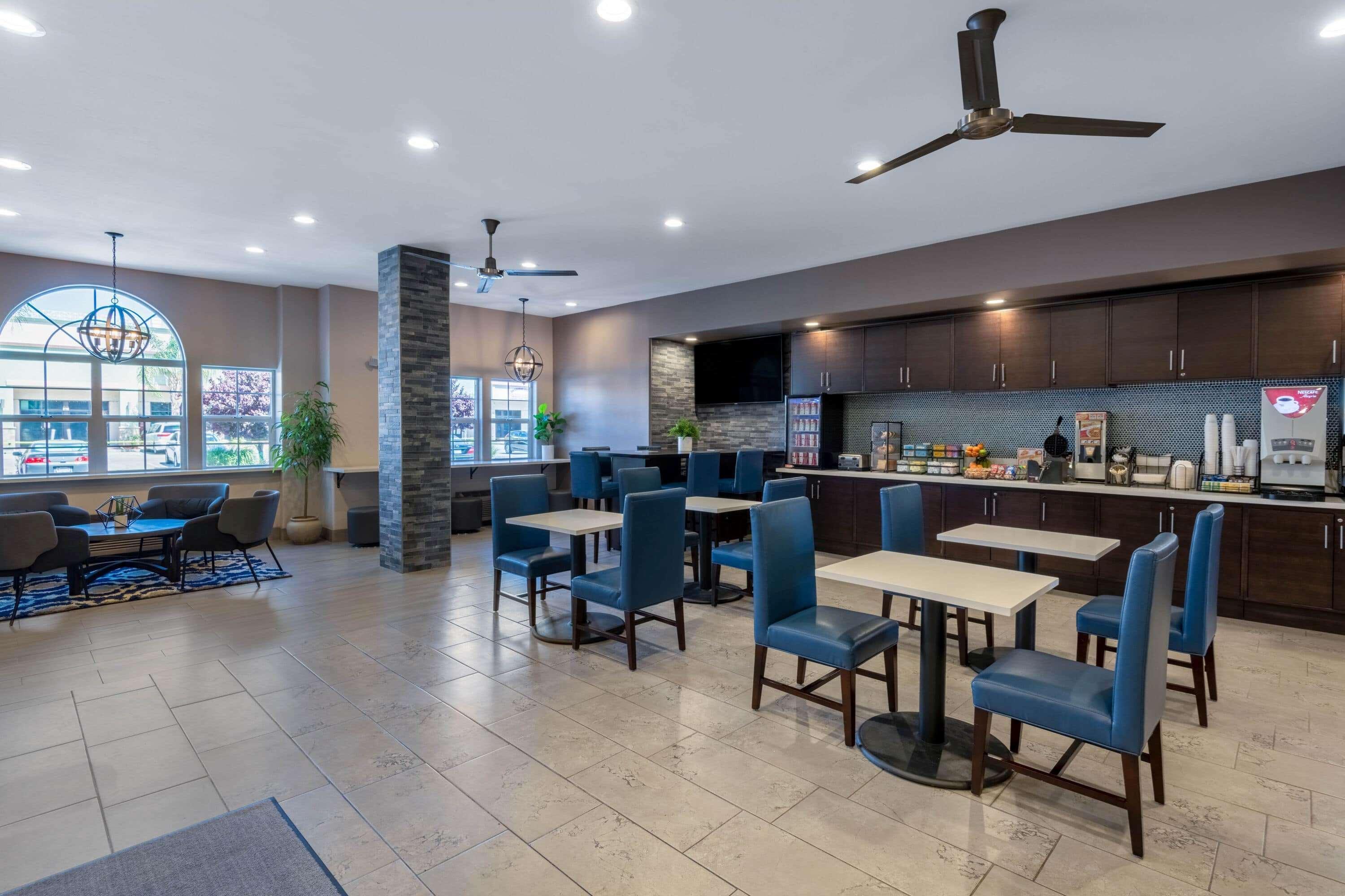 Microtel Inn & Suites By Wyndham Tracy Ngoại thất bức ảnh