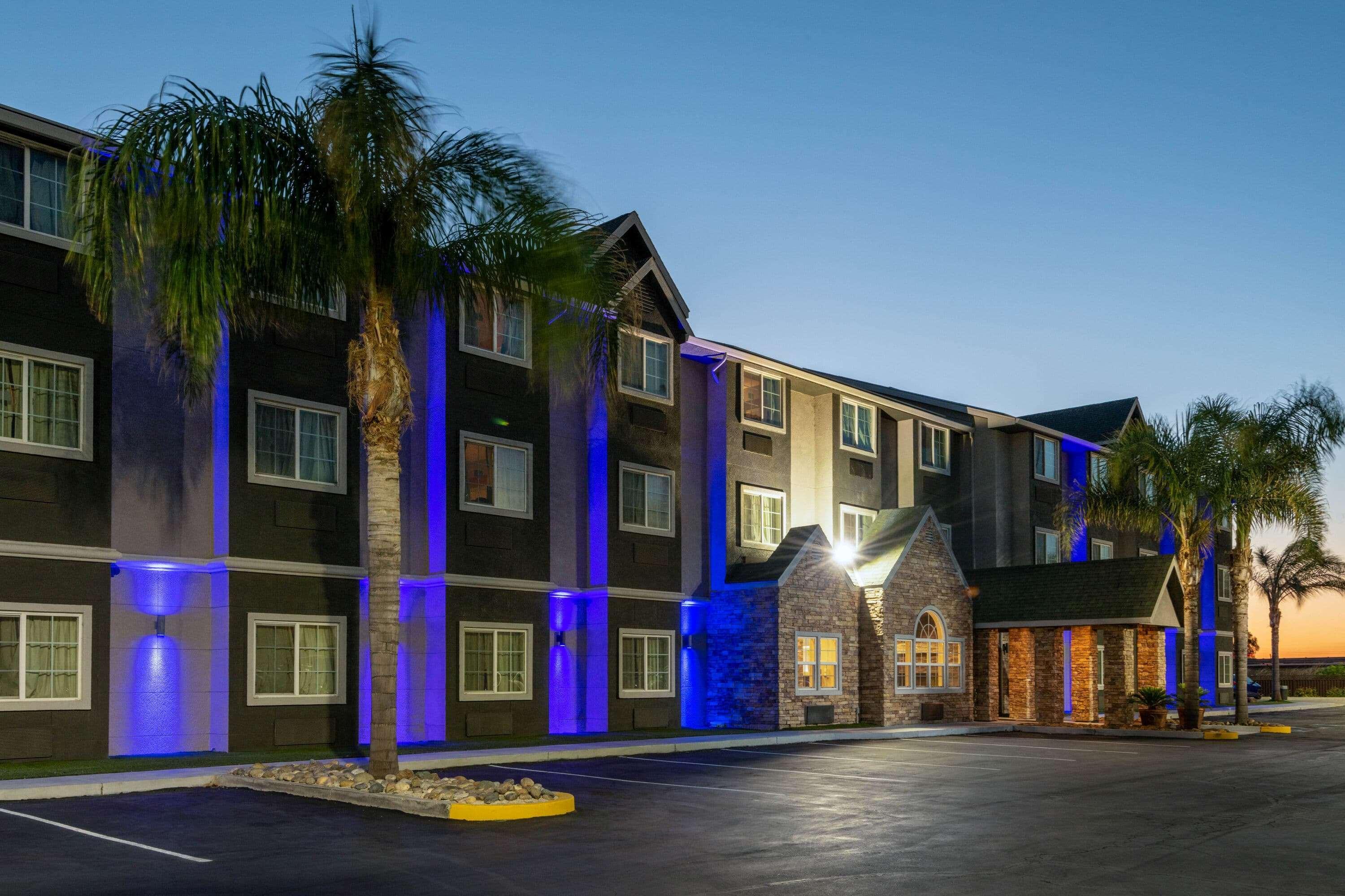 Microtel Inn & Suites By Wyndham Tracy Ngoại thất bức ảnh