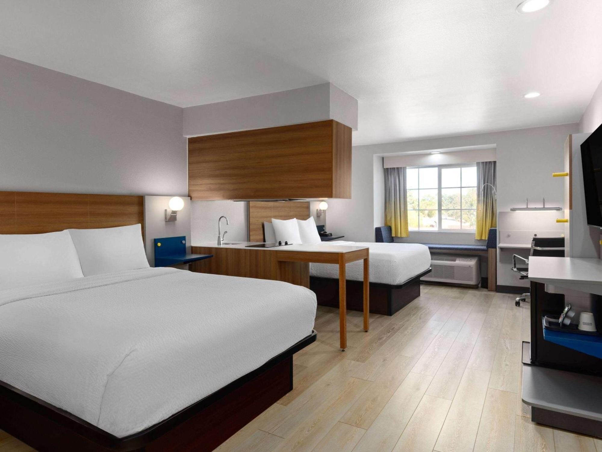 Microtel Inn & Suites By Wyndham Tracy Ngoại thất bức ảnh